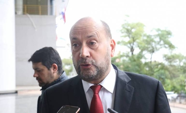 HOY / US$ 25 millones a campesinos: senador no ve división en la ANR