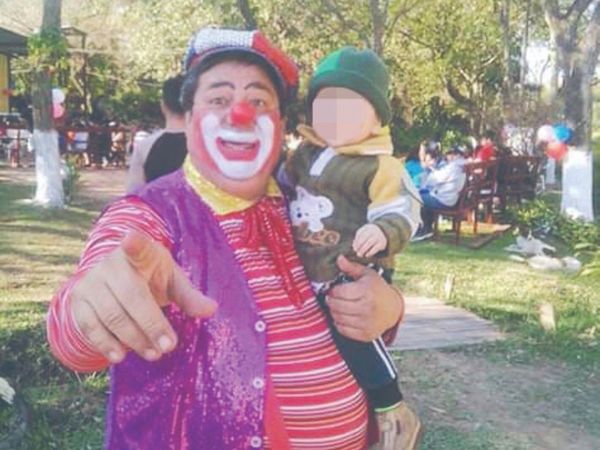 Lloran la muerte del presidente de los payasos