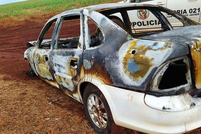Hallan vehículo totalmente incinerado en Minga Porã - ABC en el Este - ABC Color