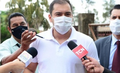 Prieto niega descuentos para algunos y aumentos de salarios para otros