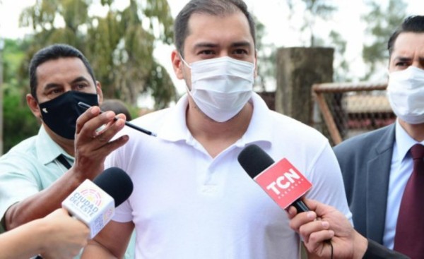 Prieto niega descuentos para algunos y aumentos de salarios para otros