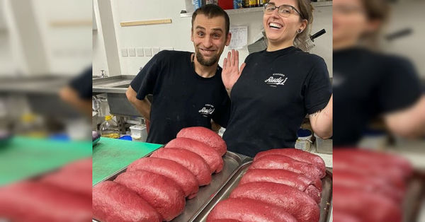 Primera carnicería vegana de Reino Unido arrasa en su inauguración: vendieron todo - C9N