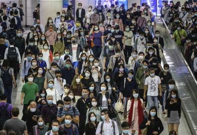 Hong Kong endurece restricciones ante avance de cuarta ola de Covid-19