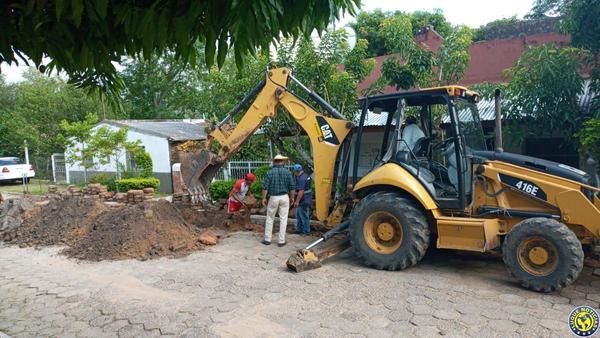 Reemplazan 100 metros de tuberías en Pilar •
