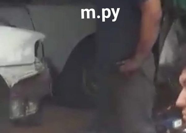 Hombre hiere de un escopetazo a su vecina
