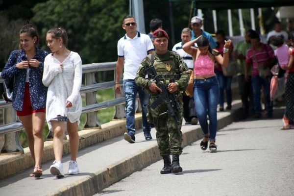 Colombia extiende hasta mediados de enero cierre de fronteras terrestres y fluviales