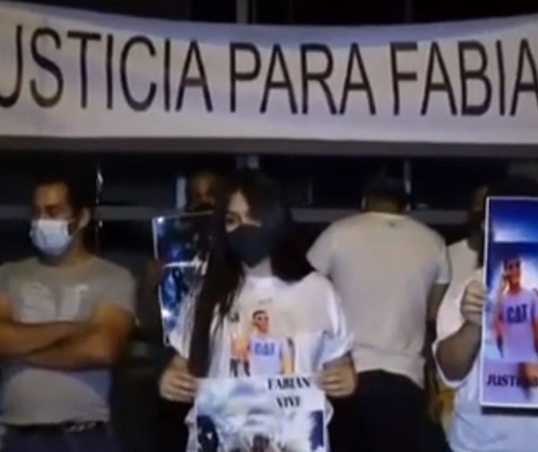 Piden justicia para Fabián Marín frente a Telefuturo