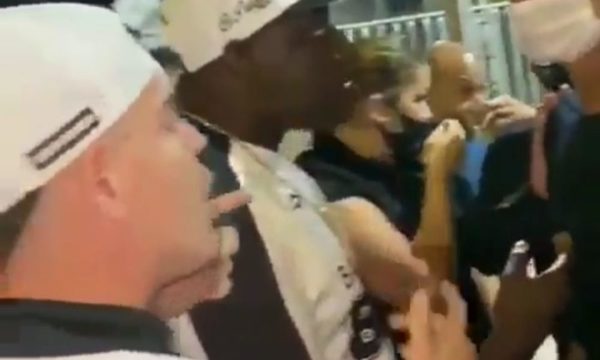 Escándalo en Brasil. Compañeros de Junior Alonso apretados por barras bravas (Video)