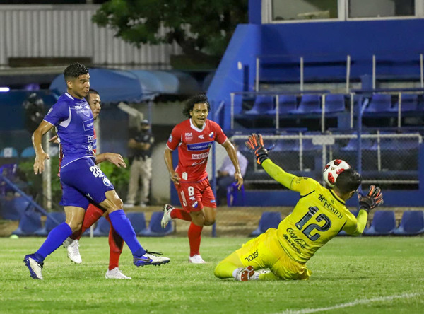 Nacional derrotó 3-2 a Sol de América