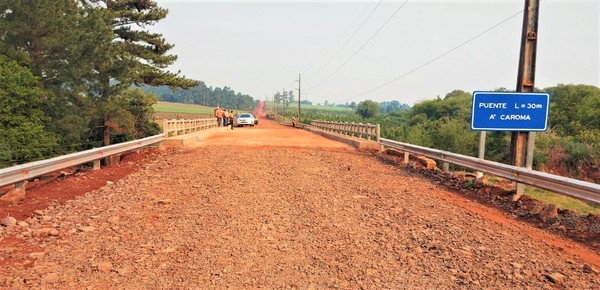 La construcción de seis puentes en Itapúa alcanzan casi el 90% de avance | .::Agencia IP::.
