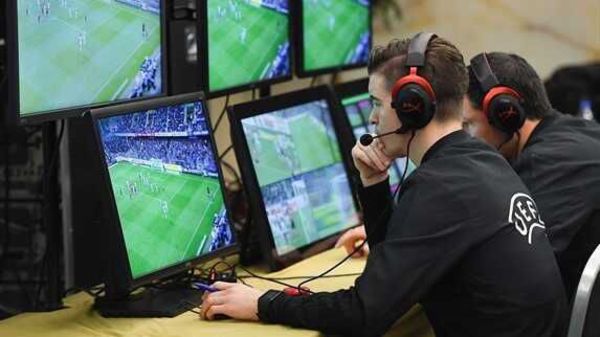 La Champions League estrena oficialmente el VAR remoto - Fútbol - ABC Color