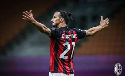 HOY / Ibrahimovic: "Me siento como Benjamin Button, rejuvenezco cada año"