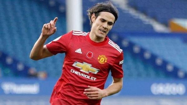 Cavani se disculpa por un comentario supuestamente racista