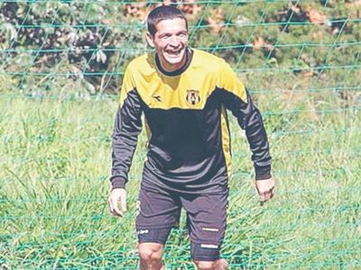 Exfutbolista de Guaraní falleció jugando partido