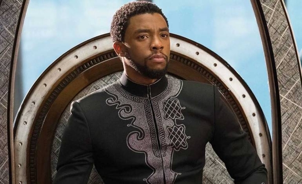 HOY / Disney homenajea a Chadwick Boseman con un nuevo comienzo de "Pantera Negra"