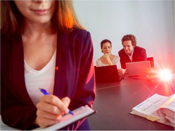 Cómo prosperar en el empleo: ¿Con egoísmo o trabajando en equipo?
