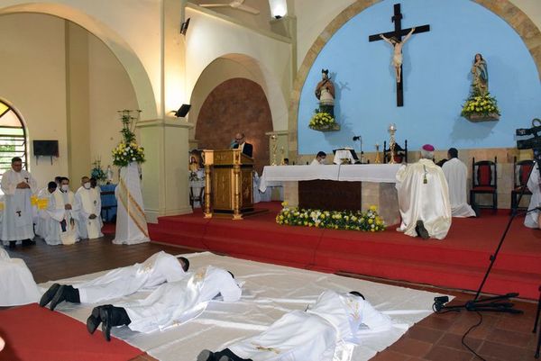 Triple ordenación sacerdotal en San Juan Nepomuceno - Nacionales - ABC Color