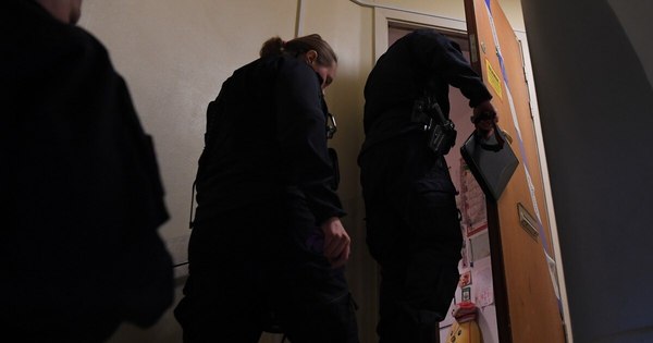 La Nación / Una madre es arrestada en Suecia por encerrar a su hijo durante casi 30 años