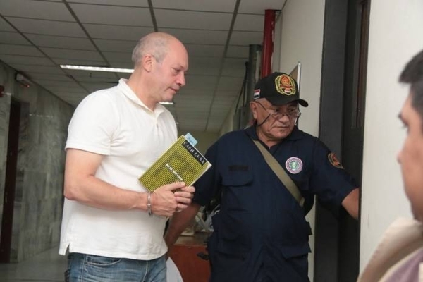 HOY / Fijan preliminar para Stadeker acusado de haber matado a golpes a su esposa