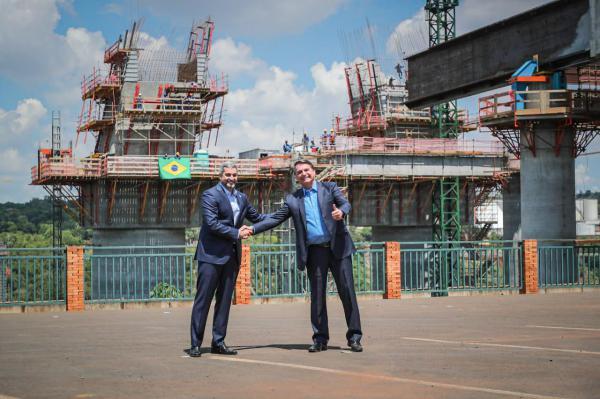 Mario Abdo y Bolsonaro verificaron avances en las obras del Puente de la Integración - El Trueno