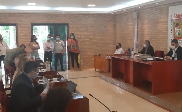 En el km 8, 5 Monday denuncian falta de calles y delitos ambientales