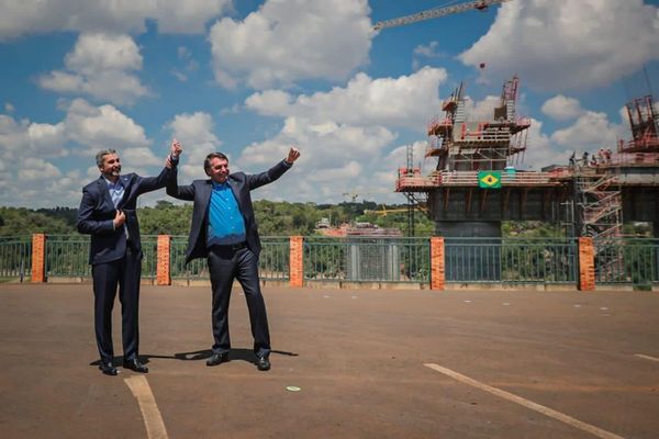 Mario Abdo y Bolsonaro verificaron obras del Puente de la Integración