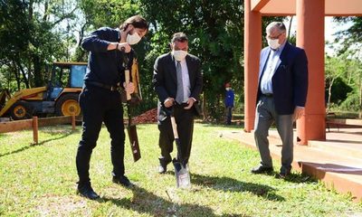 Comuna de CDE apoya obras inclusivas en la UNE