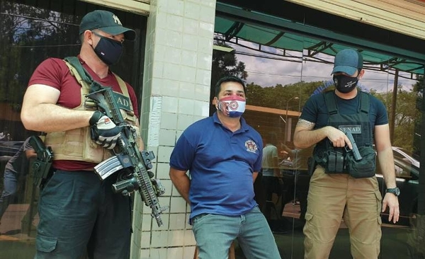 HOY / CDE: detienen a funcionario municipal que traficaba armas para el Comando Vermelho