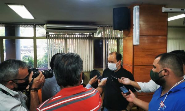 No habrá aumento de salario para funcionarios municipales, dice concejal de Asunción