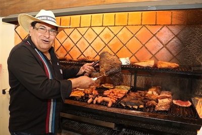 Crónica / El capo del asado se recuperó del virus vai