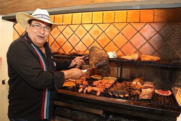 Crónica / El capo del asado se recuperó del virus vai