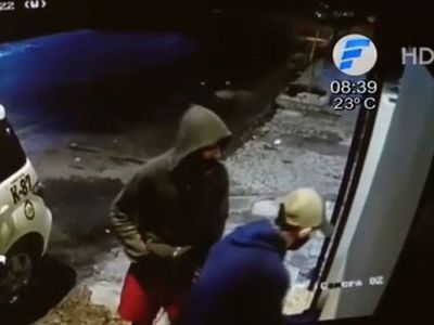 Un taxista fue víctima de robo en una parada en Asunción