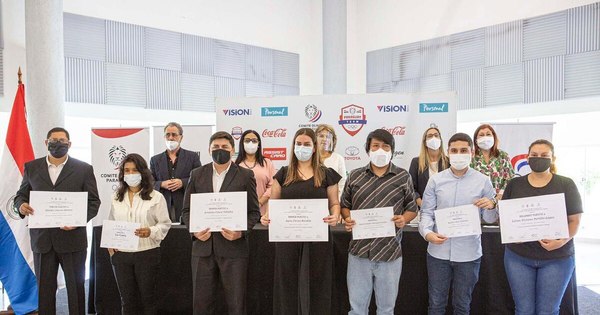 La Nación / Premian a ganadores del concurso de “Cuentos Cortos en Guaraní y castellano”