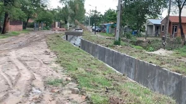 Reclaman conclusión de canal de desagüe en Limpio - Nacionales - ABC Color