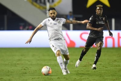 Santos clasifica y espera por Guaraní o Gremio