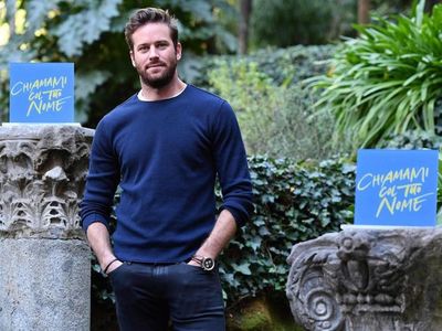 Armie Hammer dará vida al productor de El Padrino en serie de Paramount+