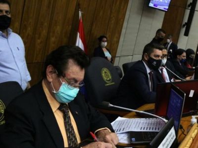 Altos funcionarios recibieron dinero narco “en bolsas”, revela diputado