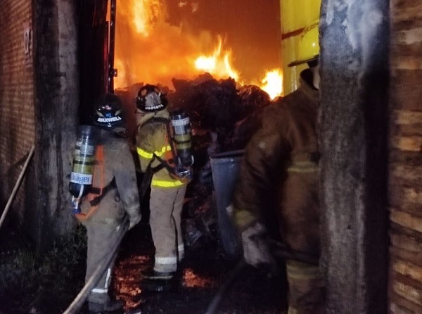 Carbonería es consumida por un incendio en Areguá