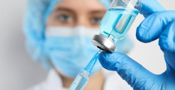 Reino Unido aprueba vacuna contra el Covid-19