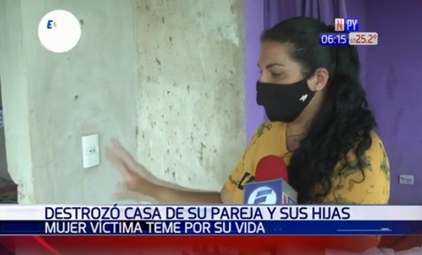 Hombre destroza vivienda de su pareja y quema su motocilceta