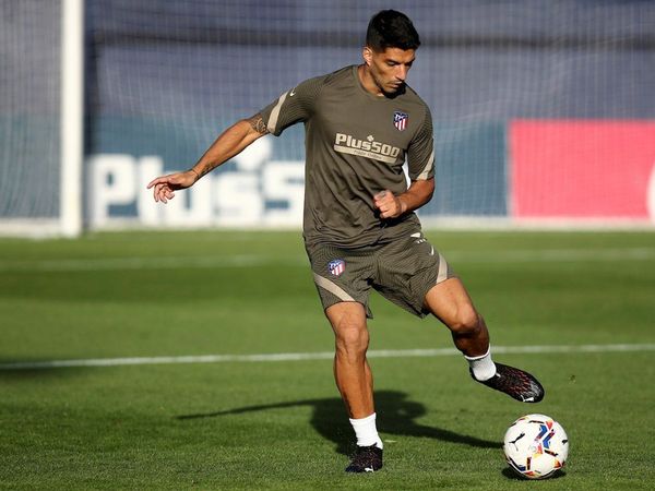 Luis Suárez se entrena en solitario a la espera de dar negativo en un PCR