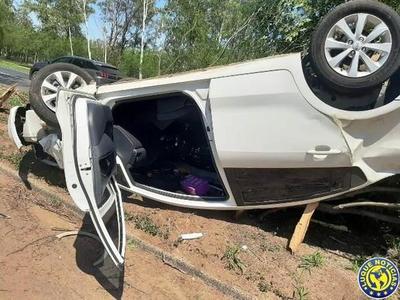 Conductora se salva de morir en vuelco de película en Ñu Guasu •