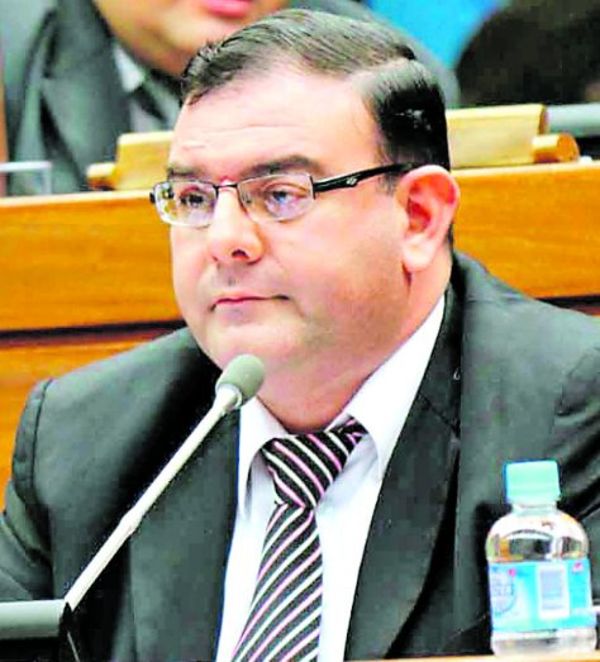 Diputado Tomás Rivas irá a juicio oral por estafa - Nacionales - ABC Color