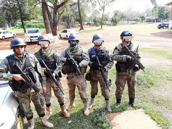 Capitán Bado: hieren a agentes del GEO durante ataque a estancia · Radio Monumental 1080 AM