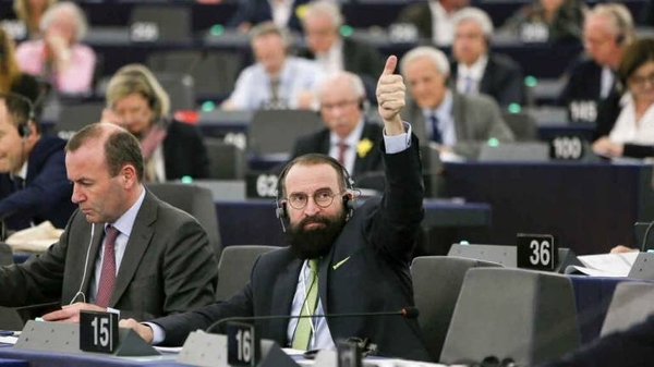 HOY / Orgías, drogas y cinismo ultraconservador en la burbuja europea