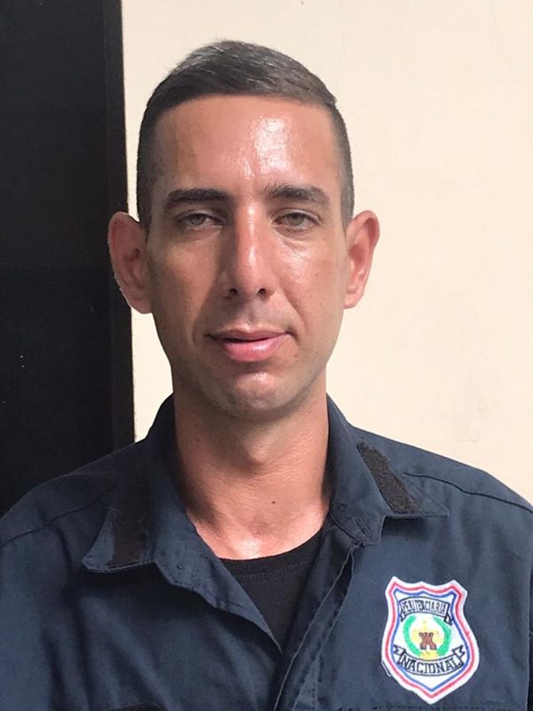 Senad detiene a funcionario del Centro Educativo de Itauguá con marihuana