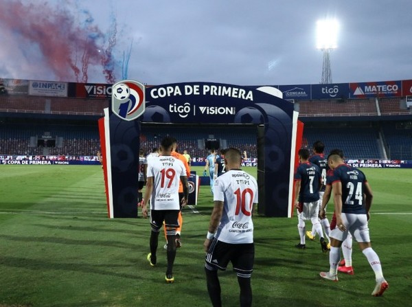 Listas las indumentarias para el Superclásico - APF