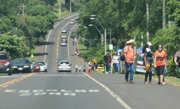 Caacupé en “modo covid”: peregrinos saben de la prohibición, pero igual van a la Villa Serrana