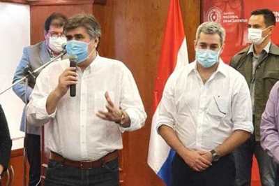 Gobierno entregó 250 notebook con Internet a jóvenes de Alto Paraná | Lambaré Informativo