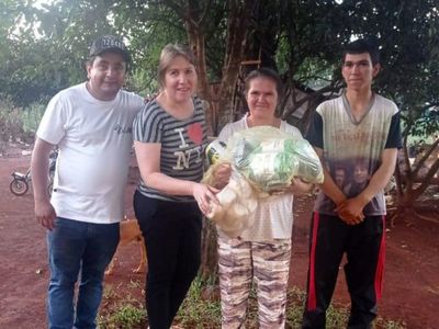 Reparten kits de víveres a familias vulnerables de Edelira